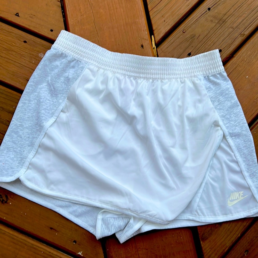 Nike size L shorts